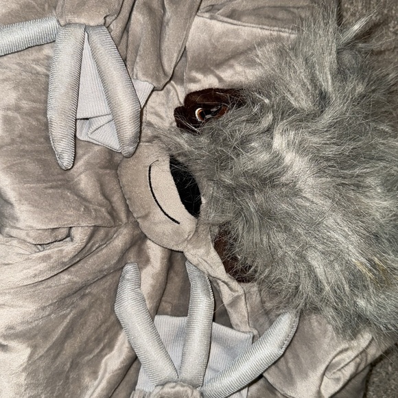 Sloth 1 piece hooded jumpsuit small/medium - Picture 8 of 9